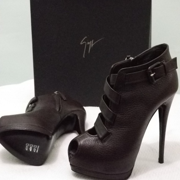 BNIB Giuseppe Zanotti - Picture 3 of 6